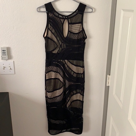 Lace Sheath Dress - Picture 3 of 10